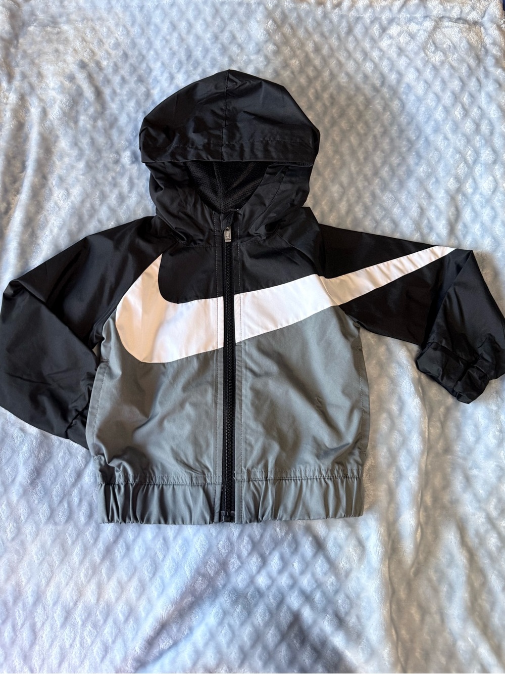 Nike Black, Gray and White Swoosh Hooded Windbreaker EUC-Like